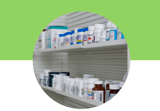 Farmacia Miralvalle medicamentos en vitrina